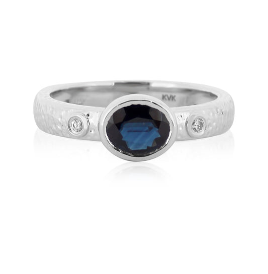 Hammered Band with Sapphire